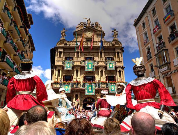 Trampantojo Apartamento En El Corazon De Pamplona Leilighet Eksteriør bilde