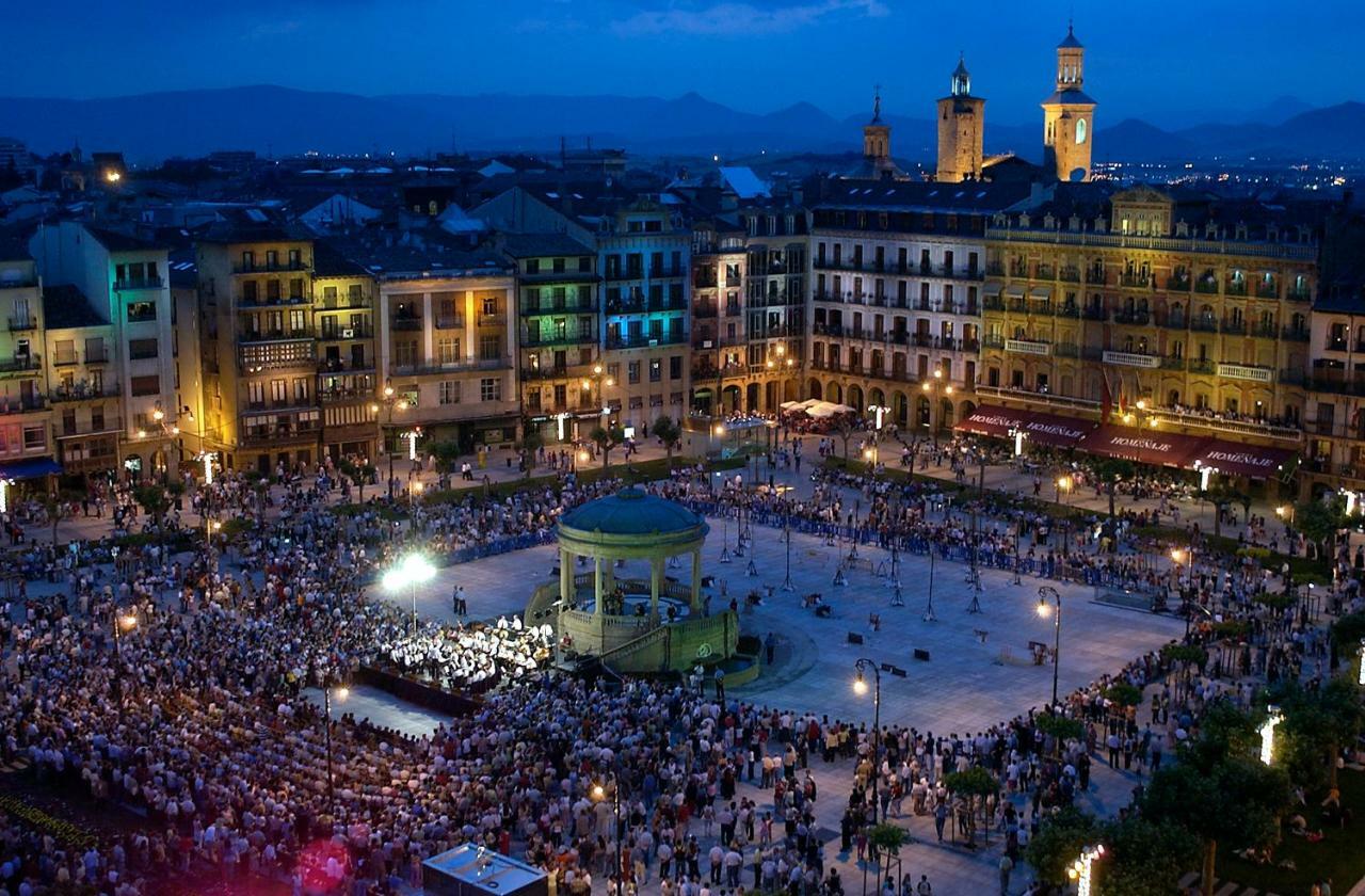 Trampantojo Apartamento En El Corazon De Pamplona Leilighet Eksteriør bilde