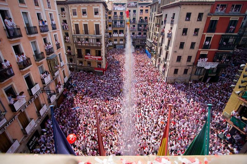 Trampantojo Apartamento En El Corazon De Pamplona Leilighet Eksteriør bilde
