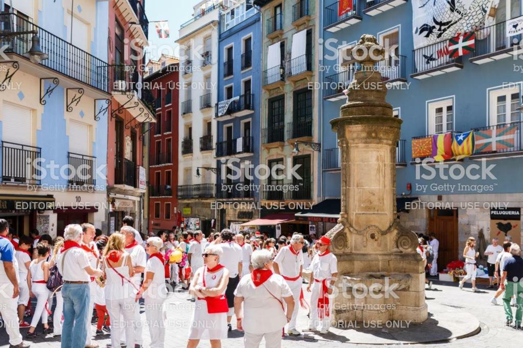 Trampantojo Apartamento En El Corazon De Pamplona Leilighet Eksteriør bilde